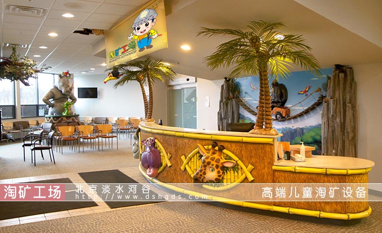 jungle-themed-reception-desk-1.jpg