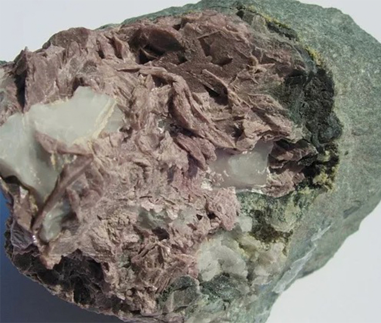 含水金属硼硅酸盐.jpg 含水金属硼硅酸盐