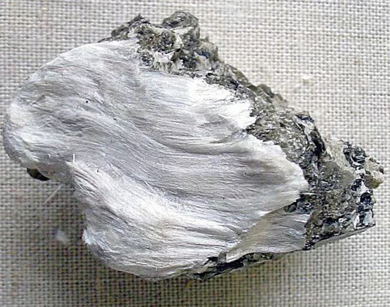 石棉与白云母.jpg 石棉与白云母