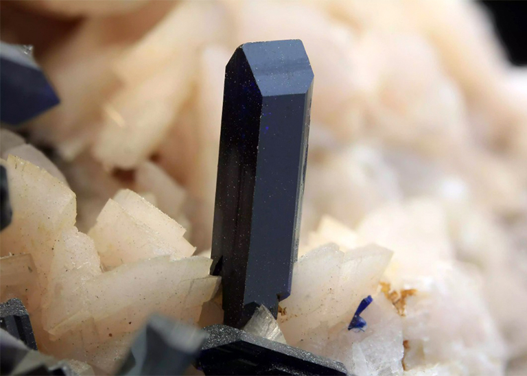 石青矿物标本.jpg 石青矿物标本