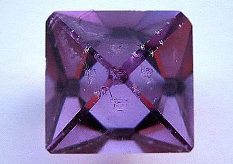 铬矾水晶.jpg 铬矾水晶