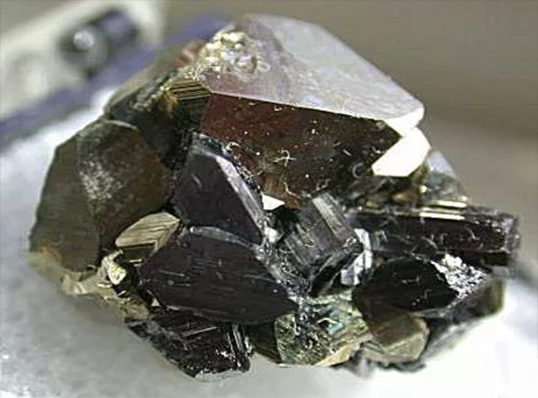 辉石晶体.jpg 辉石晶体