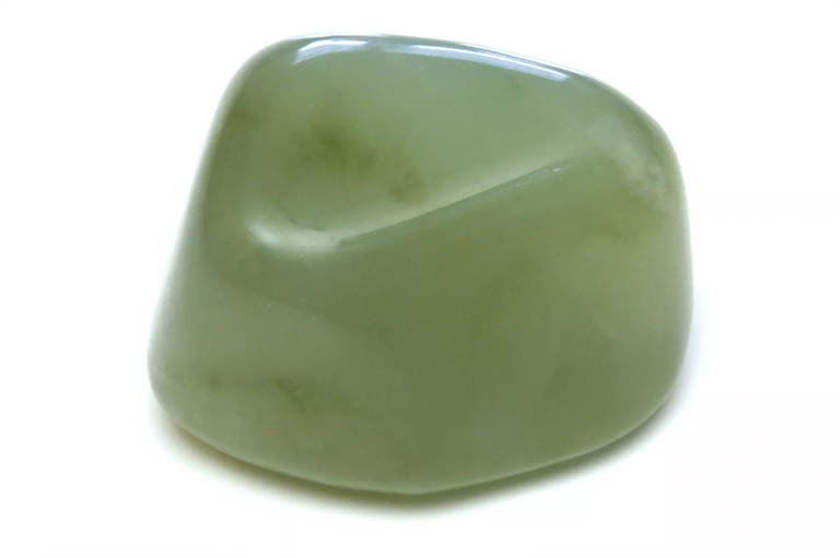 一块抛光的绿玉.jpg 一块抛光的绿玉