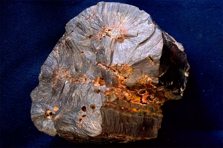 针铁矿.jpg 针铁矿