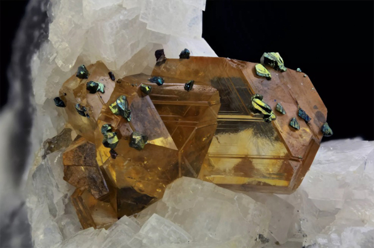 闪锌矿.jpg 闪锌矿