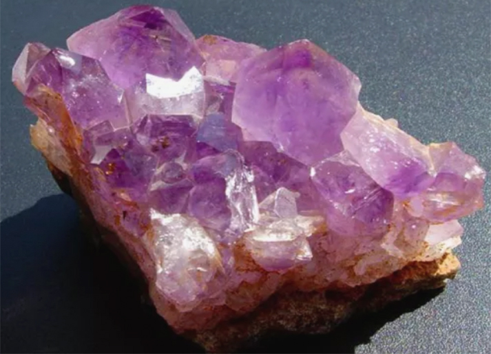 紫色石英.jpg 紫色石英