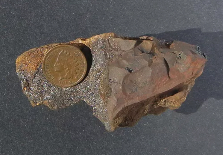 针铁矿.jpg 针铁矿