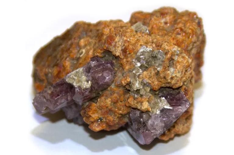 镁铝氧化物.jpg 镁铝氧化物