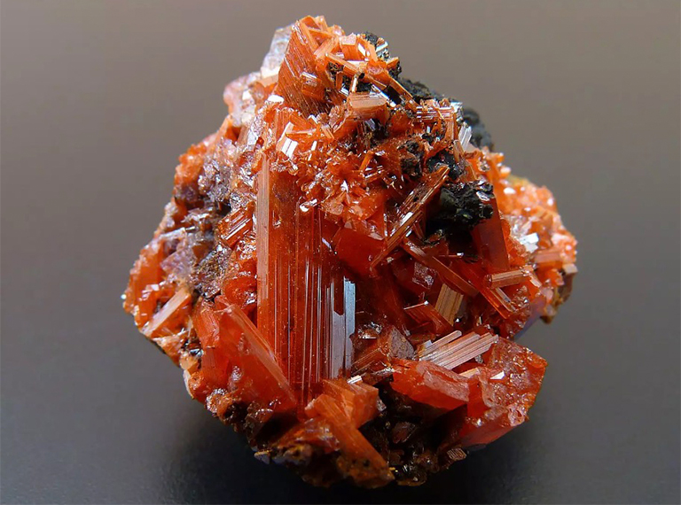 其他红色或粉红色矿物