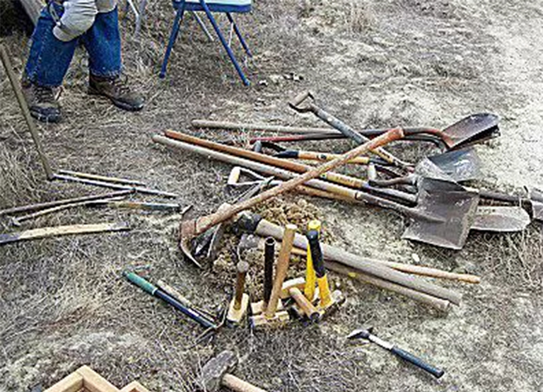 鲨齿山挖掘工具.jpg 鲨齿山挖掘工具