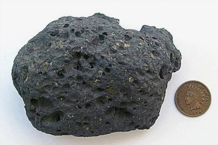 玄武岩.jpg 玄武岩