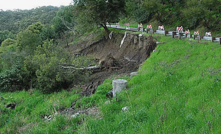 伯克利山丘坍塌.jpg 伯克利山丘坍塌