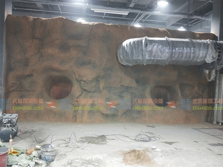 城市探洞.jpg 城市探洞