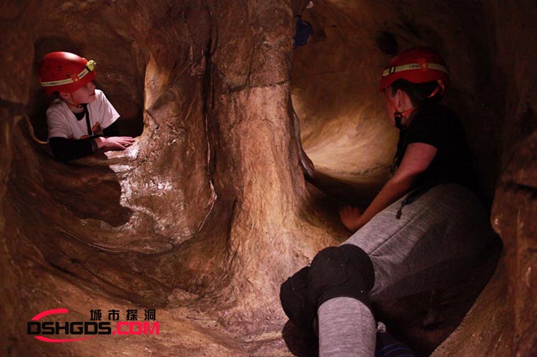 城市探洞.jpg 城市探洞.jpg