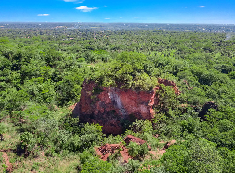 “Cerro Koi”在巴拉圭阿雷瓜附近的红色岩石山.jpg “Cerro Koi”在巴拉圭阿雷瓜附近的红色岩石山