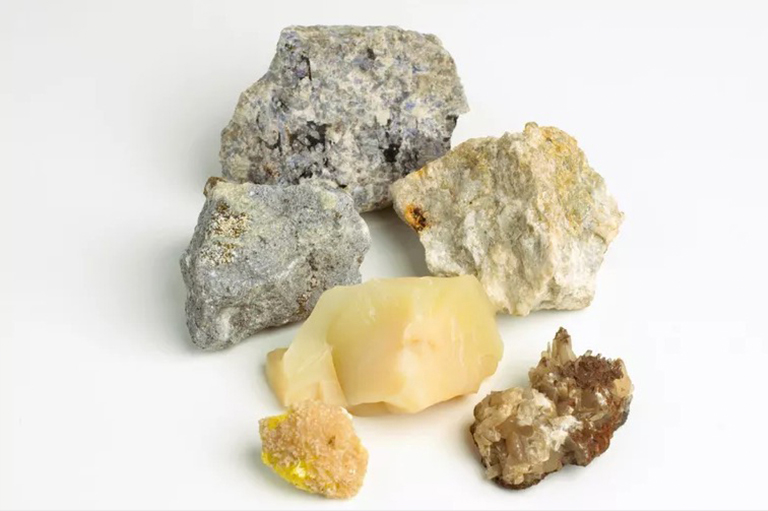 方解石和文石.jpg 方解石和文石