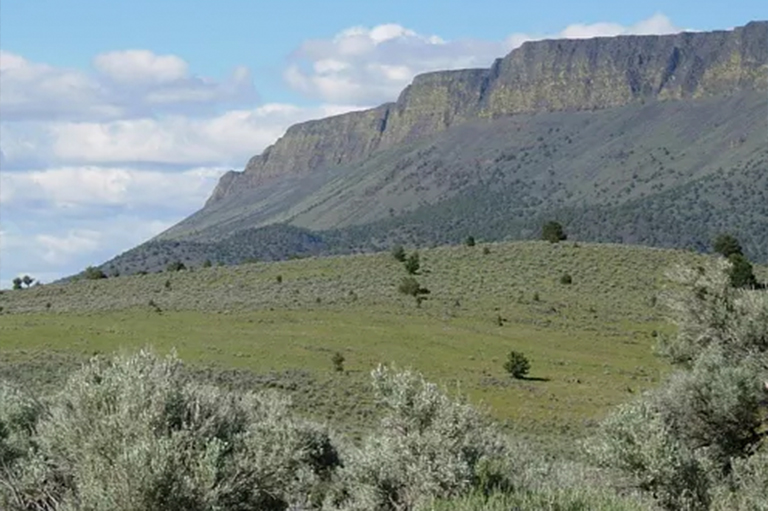 陡峭的悬崖.jpg 陡峭的悬崖